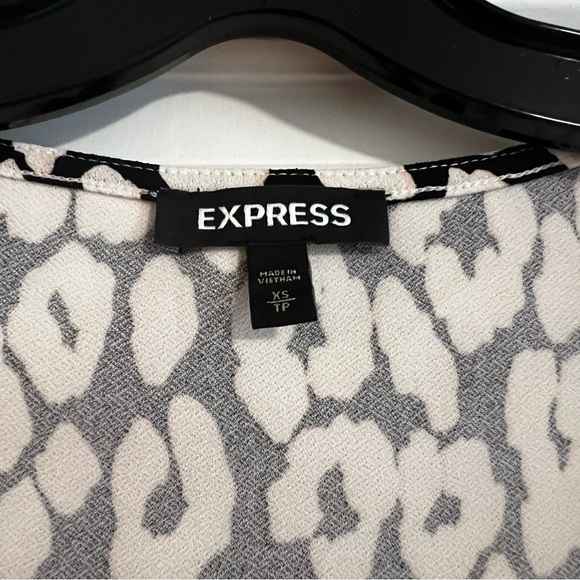 EXPRESS BLOUSE SIZE XS - Picture 2 of 3